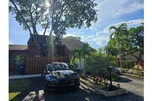 7468 Nw 33rd St 7468, Lauderhill