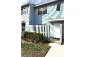 35 SW 3rd St, Pompano Beach, FL 33060 - MLS#F10518372