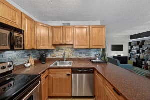 2660 NE 8th Ave 208, Wilton Manors, FL 33334 - MLS#F10518393