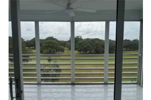 605 Oaks Dr 501, Pompano Beach