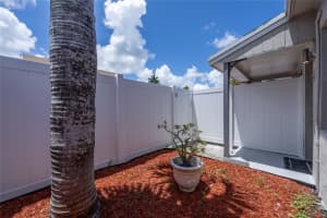 412 SE 16th St 4, Fort Lauderdale, FL 33316 - MLS#F10518408