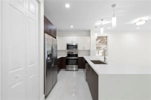 1432 SW 4th Ave 1432, Fort Lauderdale, FL 33315 - MLS#F10518434