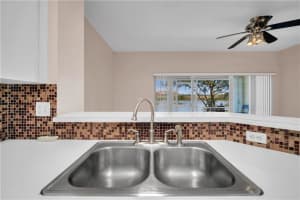 211 SW 120th Ave, Pembroke Pines, FL 33025 - MLS#F10518483