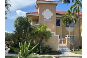 7921 Nw 6th St 201, Pembroke Pines