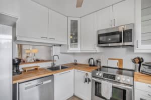 3000 NW 48th #423 Ter 423, Lauderdale Lakes, FL 33313 - MLS#F10518492