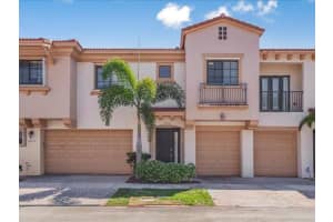 4712 Grand Cypress Cir, Coconut Creek