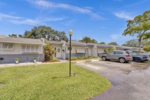 2455 N 37th Ave, Hollywood, FL 33021 - MLS#F10518497