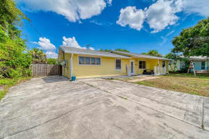 1489 NE 23rd Terrace, Jensen Beach, FL 34957 - MLS#F10518536
