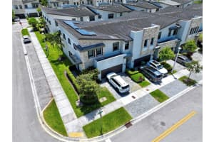 7911 NW 105th Ave 7911, Doral, FL 33178 - MLS#F10518574