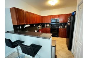 110 Jacaranda Country Club Dr, Plantation, FL 33324 - MLS#F10518611