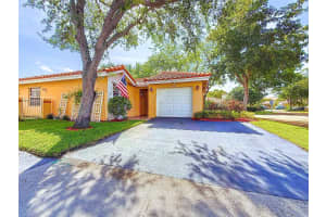 1420 Seagrape Cir, Weston
