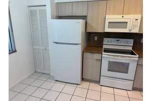 2334 S Cypress Bend Dr 208, Pompano Beach, FL 33069 Sold 10/14/25