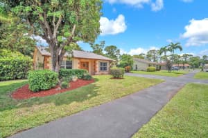 6104 Rainbow Cir, Greenacres, FL 33463 - MLS#F10518742