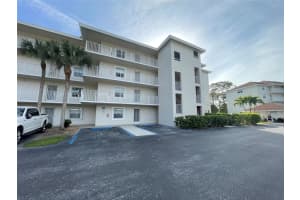 481 Quail Forest Blvd 109, Naples