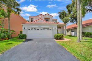 6310 NW 77th Ct, Parkland, FL 33067 - MLS#F10518784