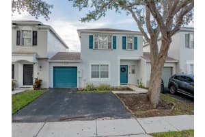 9681 Santa Rosa Dr, Tamarac, FL 33321 - MLS#F10518798