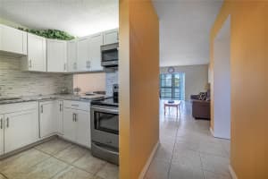 2721 Garden Dr N 310, Lake Worth, FL 33461 Sold 12/17/25