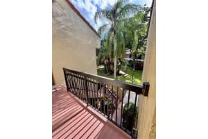 2520 NW 49th Ter 2520, Pompano Beach, FL 33063 - MLS#F10518813