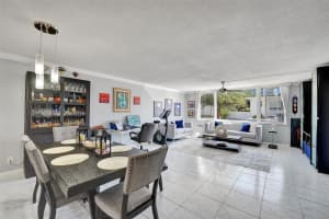 711 N Birch Rd 102, Fort Lauderdale, FL 33304 - MLS#F10518816