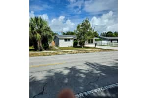 2733 NE 6th Ave, Wilton Manors, FL 33334 Sold 12/29/25