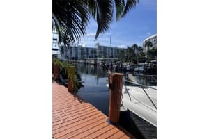 2700 NE 16th St, Pompano Beach, FL 33062 - MLS#F10518832