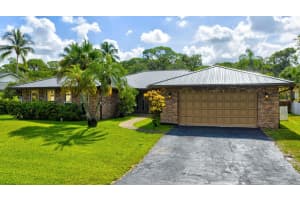 1733 Nw 92 Way, Coral Springs