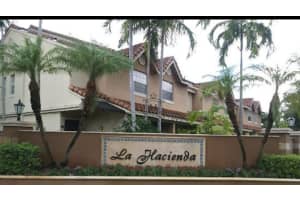 18328 Nw 68th Ave B, Hialeah