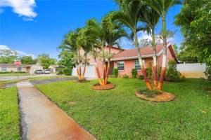 7527 SW 7th Court, North Lauderdale, FL 33068 - MLS#F10518889