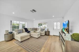 814 SE 14th Ct, Fort Lauderdale, FL 33316 - MLS#F10518915