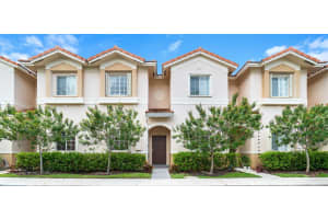 8888 N Isles Cr, Tamarac