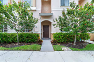 8888 Isles Creek, Tamarac, FL 33321 - MLS#F10518947