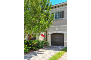 374 SE 1st Dr 374, Deerfield Beach, FL 33441 Sold 10/10/25