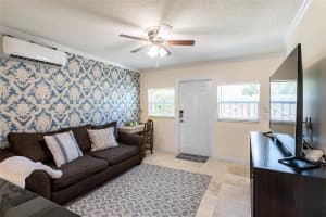 1724 37th Street, West Palm Beach, FL 33407 - MLS#F10518997