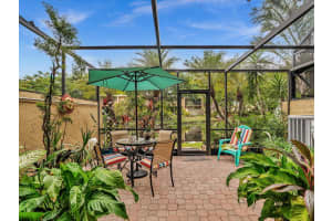 701 E Coco Plum Cir 8, Plantation, FL 33324 Sold 09/18/25
