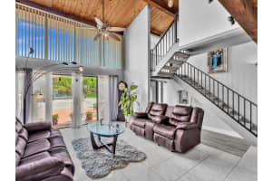 701 E Coco Plum Cir 8, Plantation, FL 33324 - MLS#F10519001