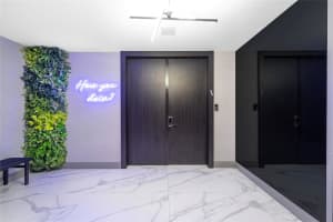 18975 Collins Avenue, Sunny Isles Beach, FL 33160 - MLS#F10519019