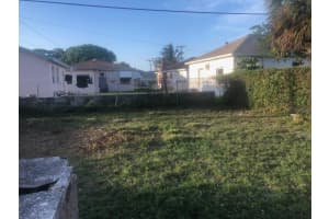 126 W Blue Heron Blvd, Riviera Beach, FL 33404 - MLS#F10519024