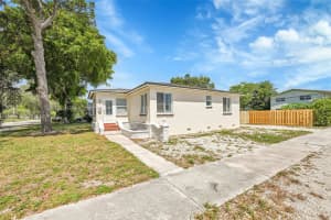 301 SW 17th St, Fort Lauderdale, FL 33315 - MLS#F10519113