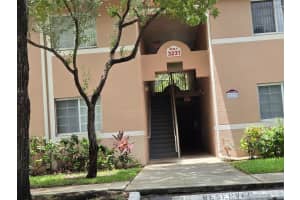 3231 Sabal Palm Mnr 201, Hollywood, FL 33024 - MLS#F10519147