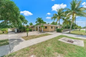 3170 NE 3rd Ave, Pompano Beach, FL 33064 - MLS#F10519158