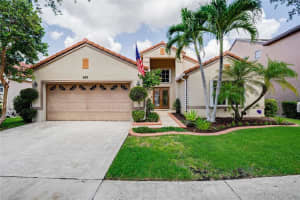 469 Cambridge Ln, Weston