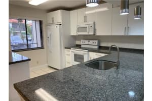434 Lakeview Dr 105, Weston, FL 33326 - MLS#F10519304