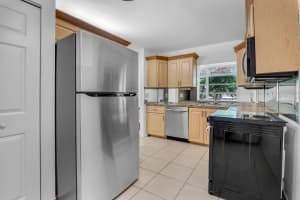 17 Willowbrook Ln 204, Delray Beach, FL 33446 Sold 12/17/25