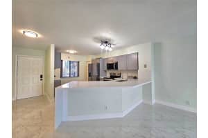 2232 N Cypress Bend Dr 208, Pompano Beach, FL 33069 - MLS#F10519430