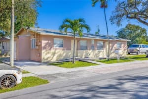 6 NW 7th Ave 2, Dania Beach, FL 33004 - MLS#F10519442