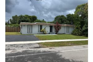 7805 NW 70th Ave, Tamarac, FL 33321 - MLS#F10519456