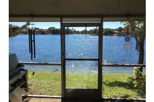 2824 S Edgehill Ln, Cooper City