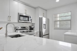 9420 Poinciana Pl 311, Davie, FL 33324 Sold 09/23/25