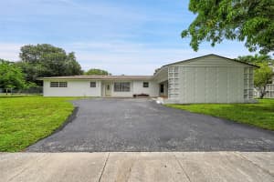 6602 NW 9th St, Plantation, FL 33317 - MLS#F10519639