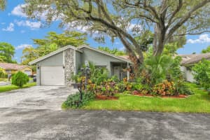 990 Nw 89th Ave, Plantation